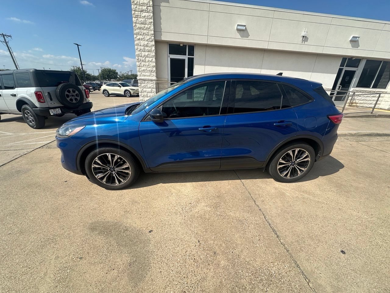 Certified 2022 Ford Escape SE w/ SE Sport Appearance Package FWD image 8