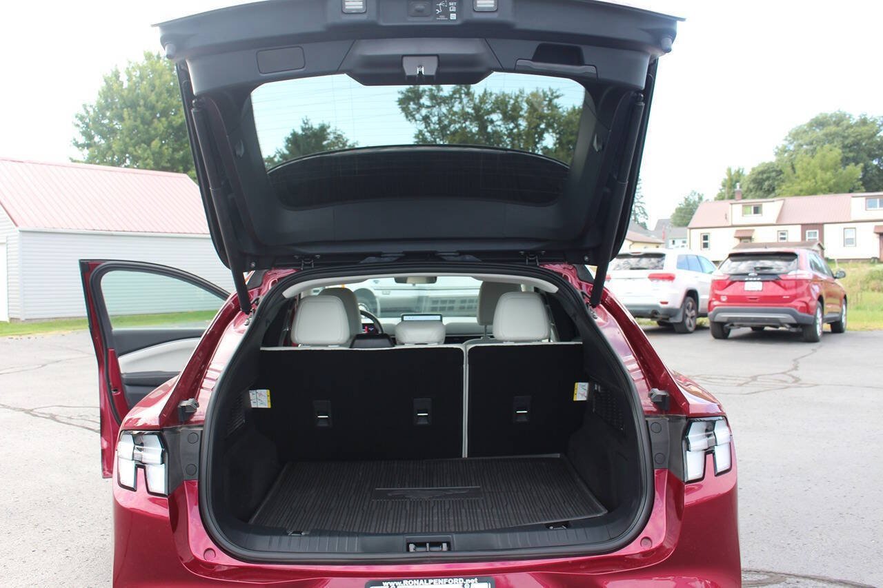 Certified 2025 Ford Mustang Mach-E Premium AWD/4WD image 8