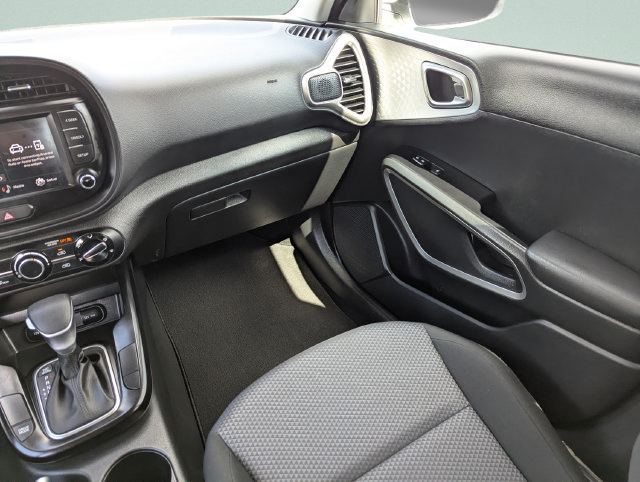 Used 2024 Kia Soul LX w/ Option Group 015 FWD image 22