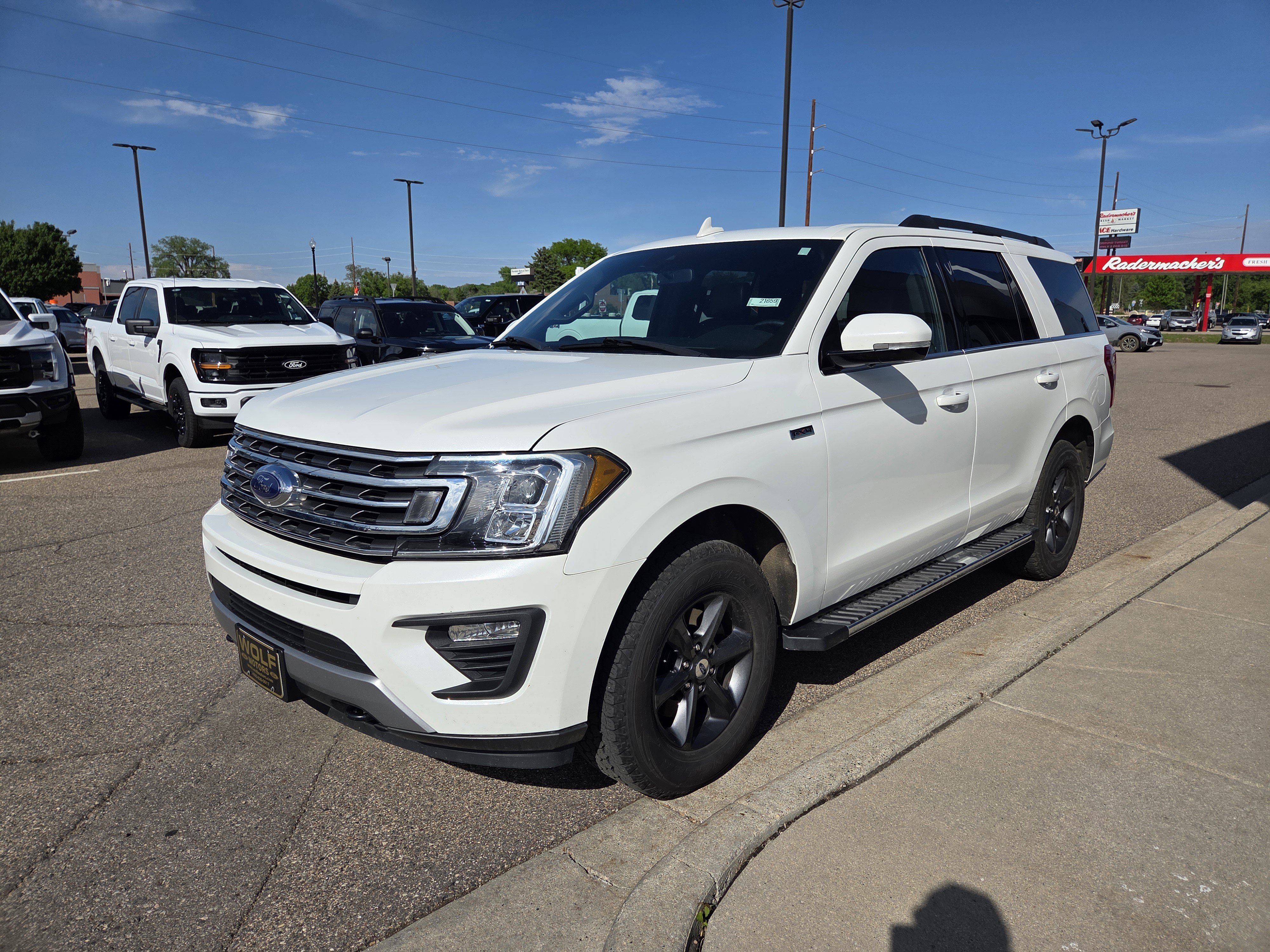 Certified 2020 Ford Expedition XLT w/ Equipment Group 202A AWD/4WD image 3
