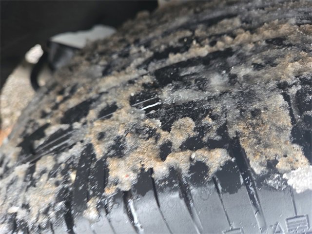 Certified 2022 Ford Explorer XLT w/ Equipment Group 202A image 28