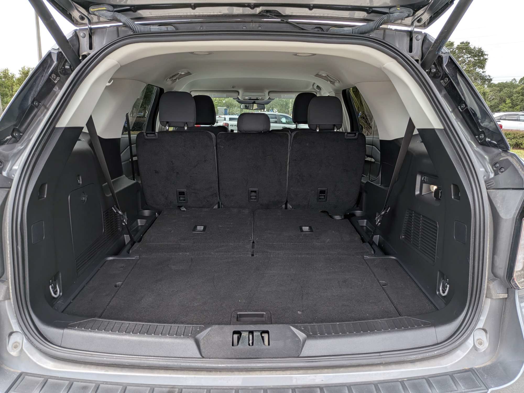 Certified 2025 Ford Explorer Active RWD image 13