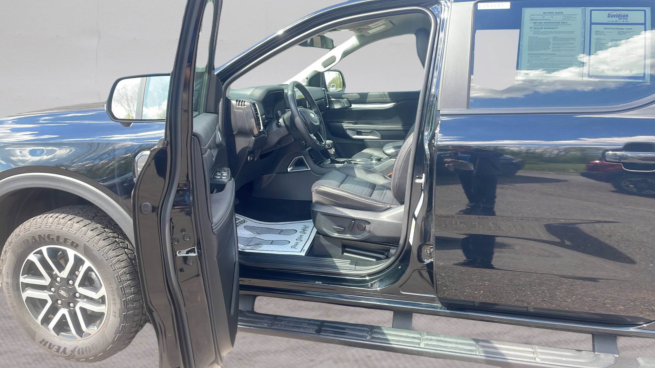 Certified 2025 Ford Ranger Lariat w/ Advanced Towing Package AWD/4WD image 68