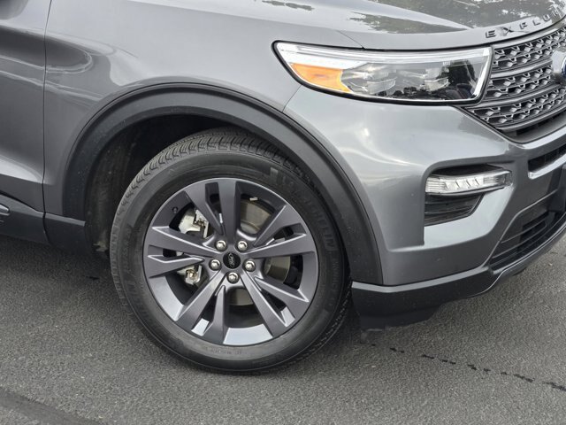 Certified 2024 Ford Explorer XLT w/ Equipment Group 202A RWD image 9