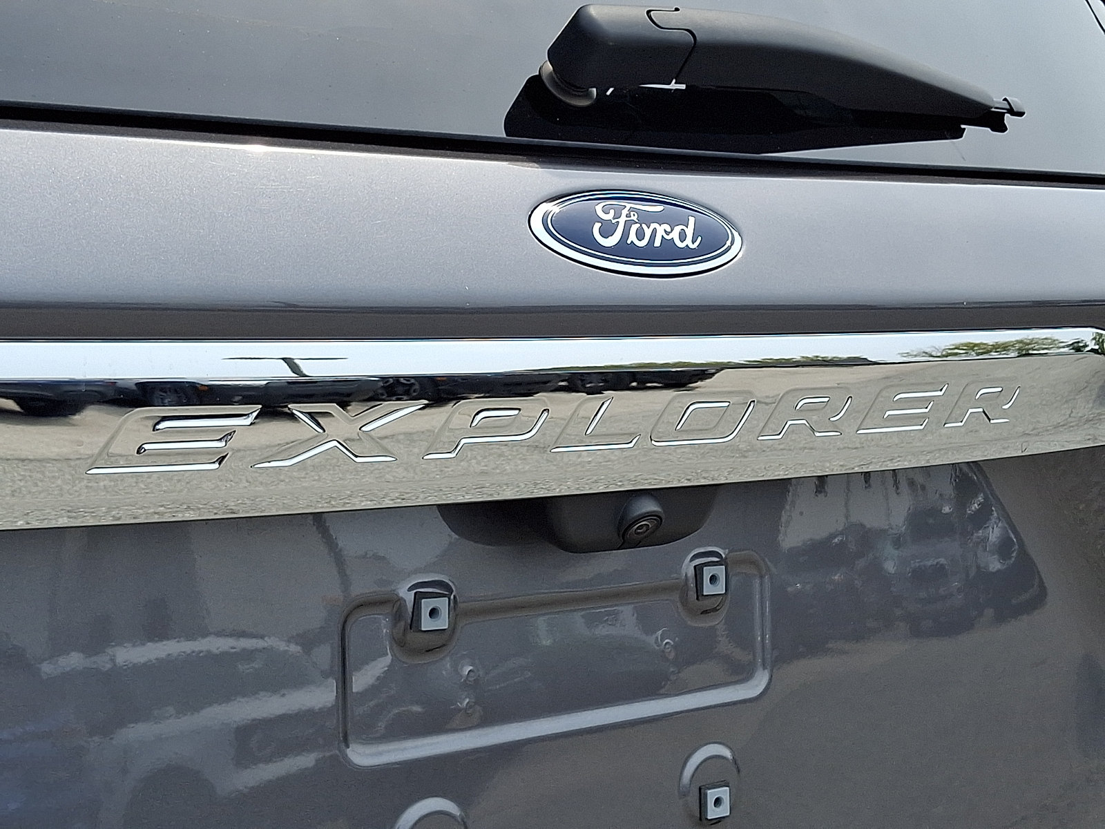 Certified 2023 Ford Explorer XLT w/ Equipment Group 202A AWD/4WD image 32