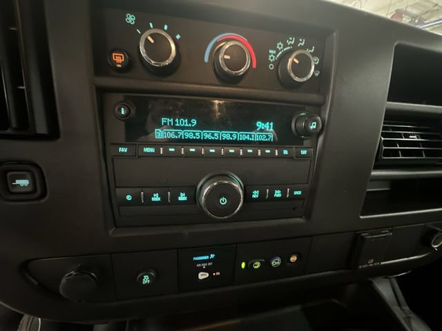Used 2025 Chevrolet Express 3500 LS RWD image 16