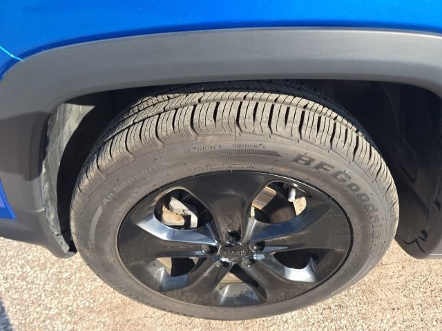 Used 2019 Jeep Compass Latitude FWD image 7