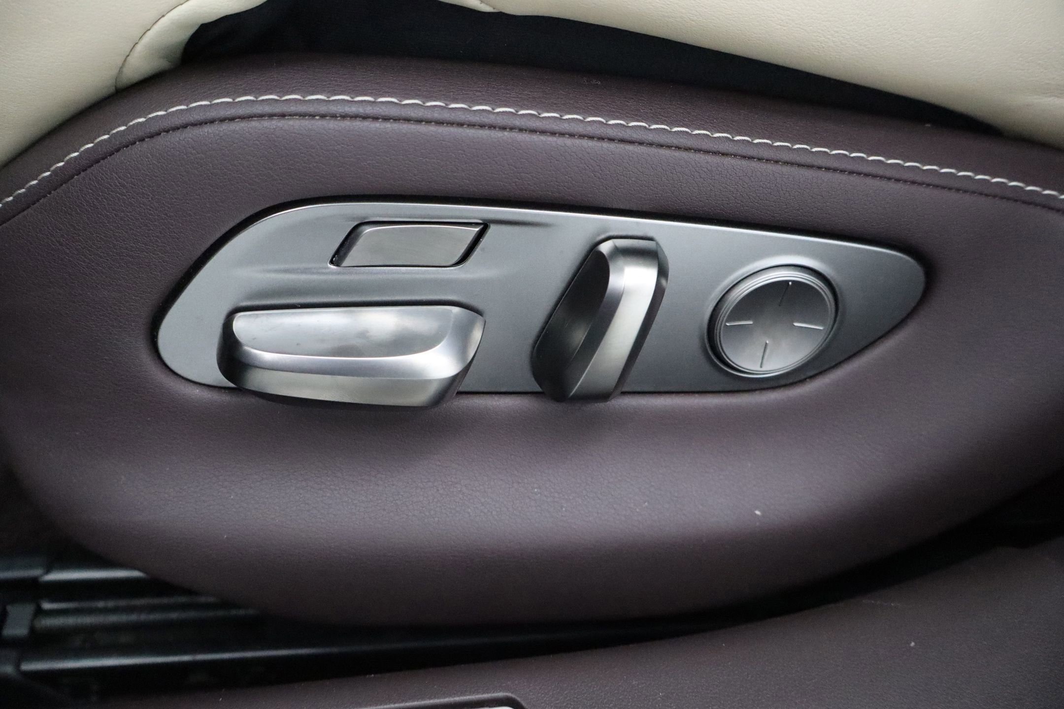 Used 2020 Lexus LS 500 w/ Interior Upgrade Package image 16