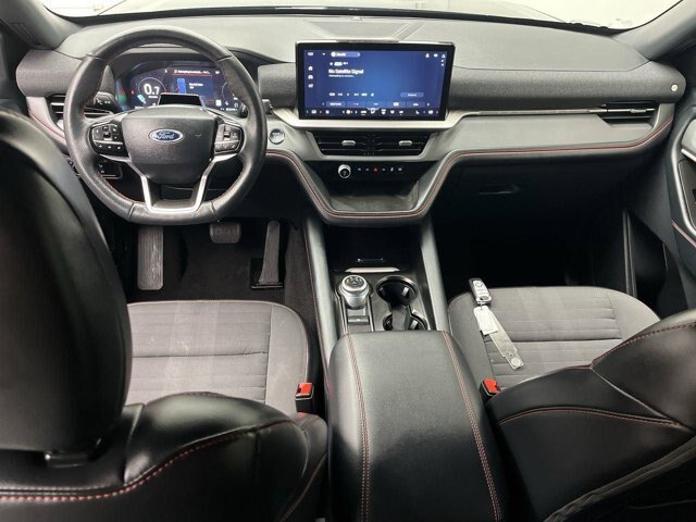Certified 2025 Ford Explorer ST-Line AWD/4WD image 4
