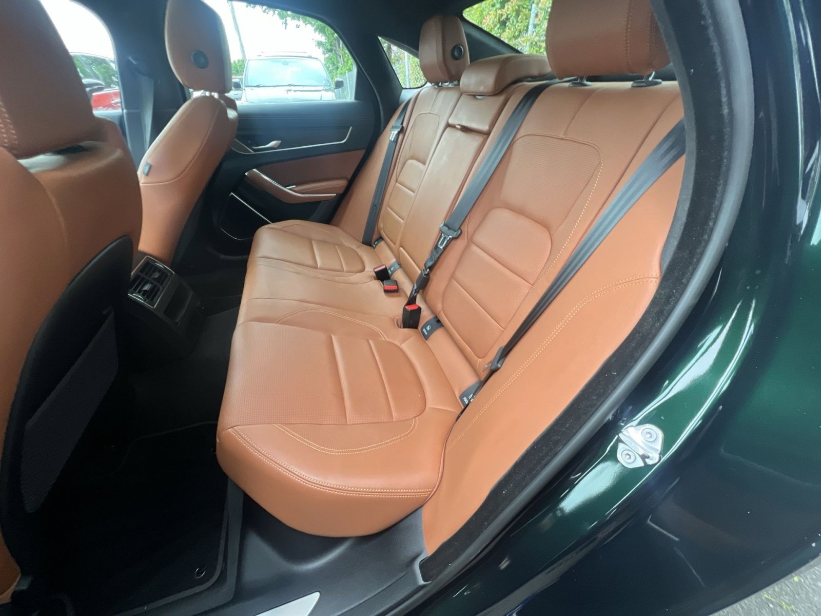 Used 2022 Jaguar XF R-Dynamic SE AWD/4WD image 33