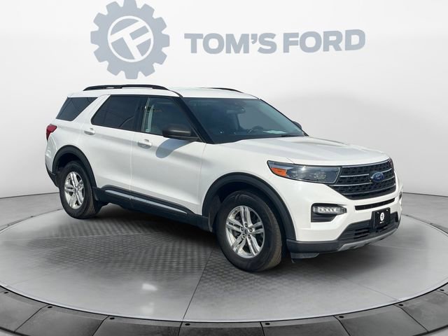 Certified 2022 Ford Explorer XLT w/ Equipment Group 202A AWD/4WD image 9