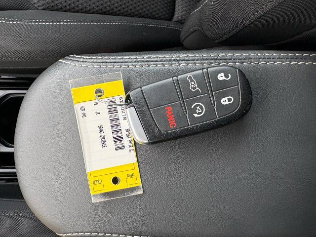 Used 2023 Jeep Renegade Latitude w/ Premium Group image 19