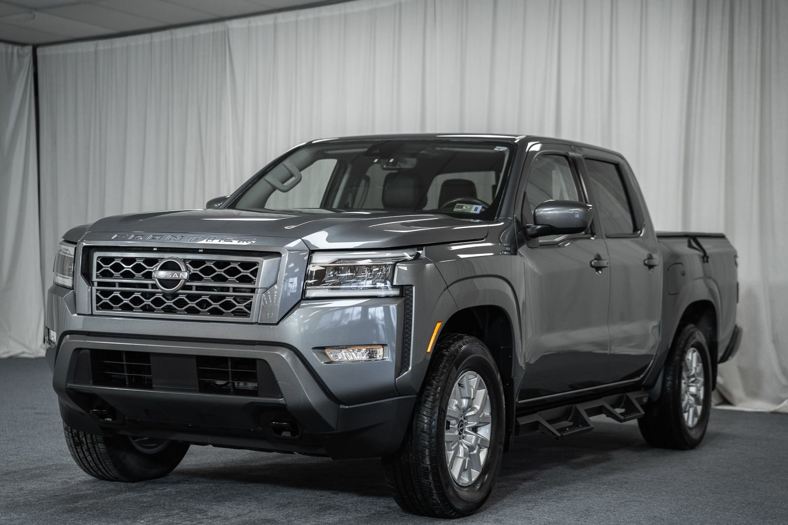 Used 2023 Nissan Frontier SV w/ SV Premium Package image 3