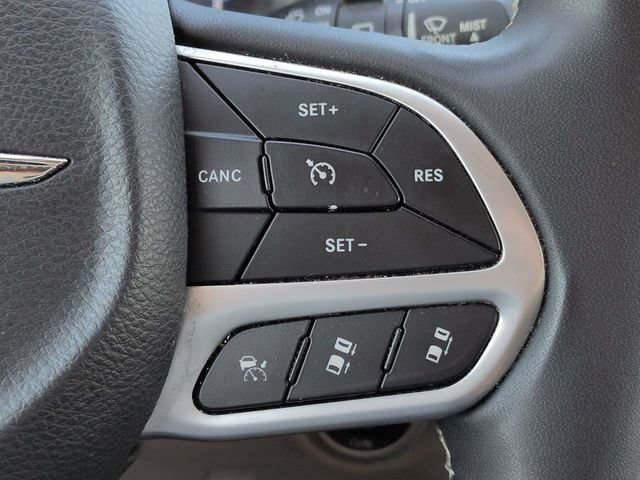 Used 2022 Chrysler Pacifica Touring-L FWD image 25