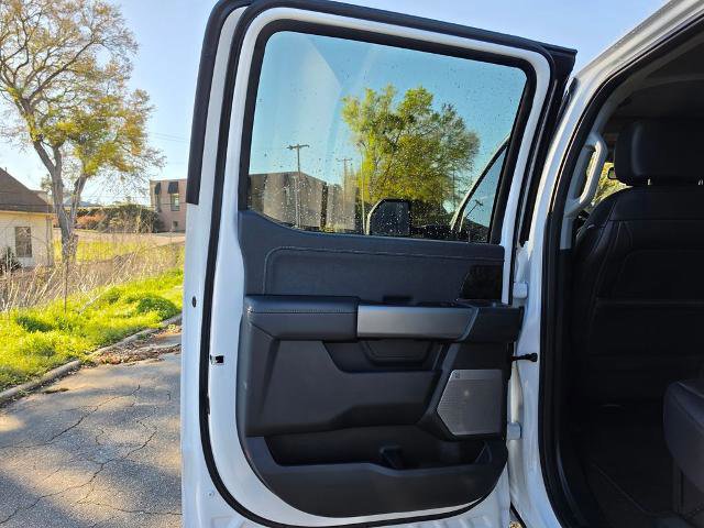 Certified 2026 Ford F250 Lariat w/ Black Appearance Package image 32