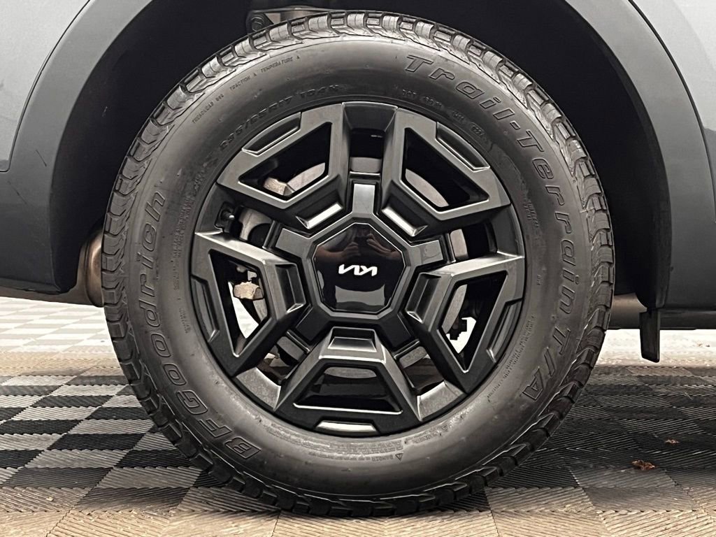 Used 2024 Kia Sorento SX Prestige w/ Sage Leather Package image 16