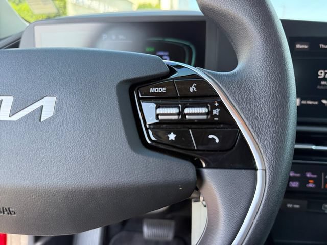 Used 2023 Kia Niro LX FWD image 18