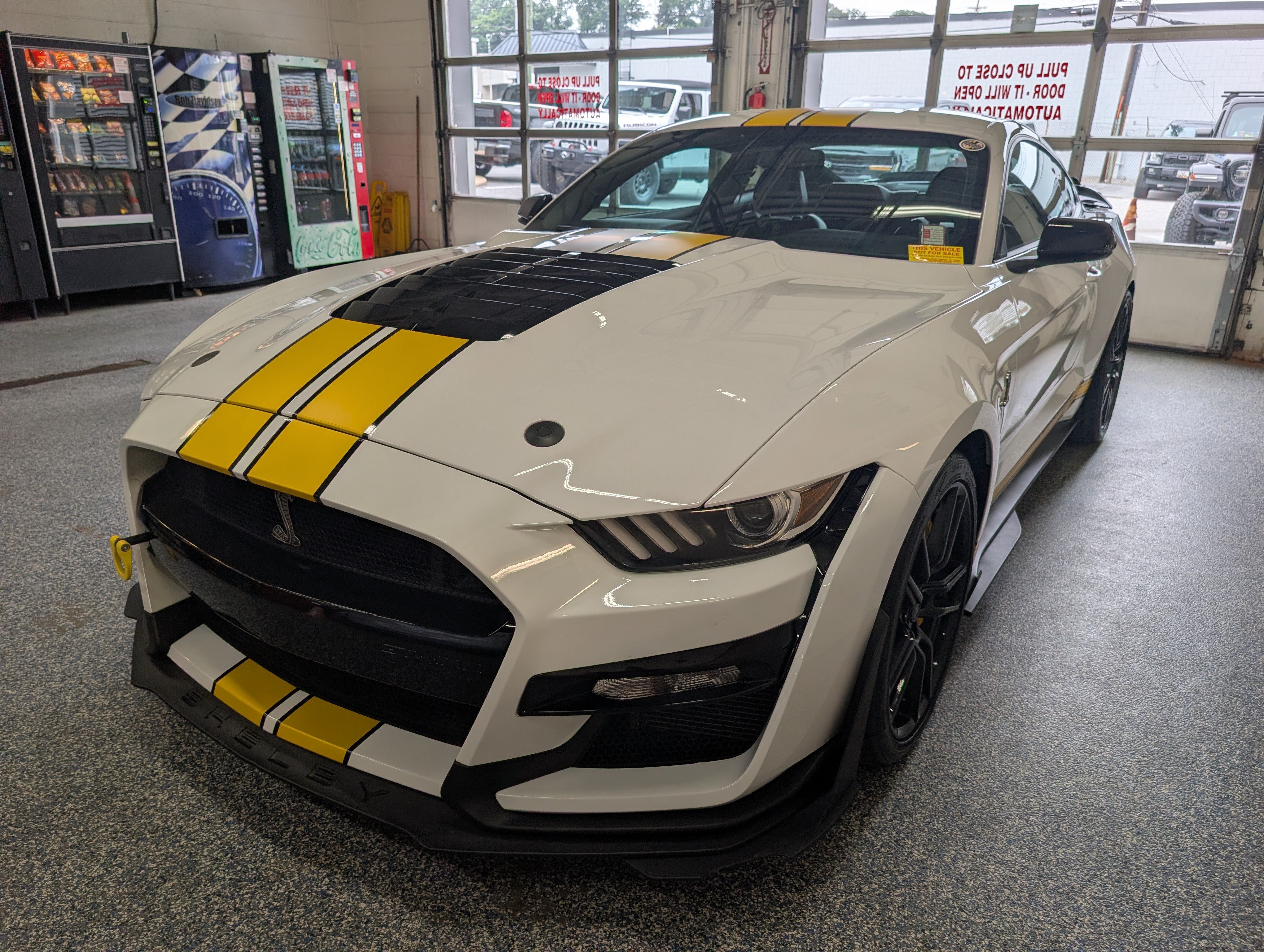 Certified 2022 Ford Mustang Shelby GT500 w/ Technology Package RWD image 2