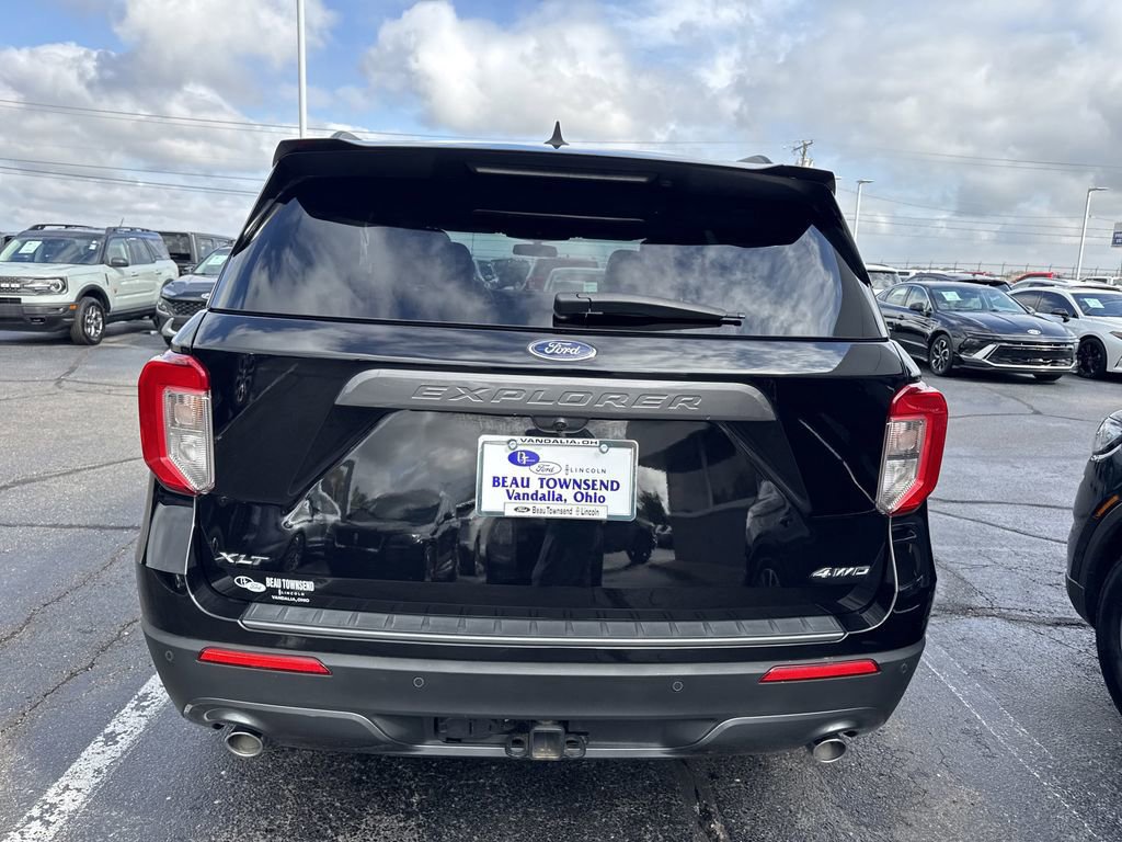 Certified 2022 Ford Explorer XLT w/ Equipment Group 202A image 6