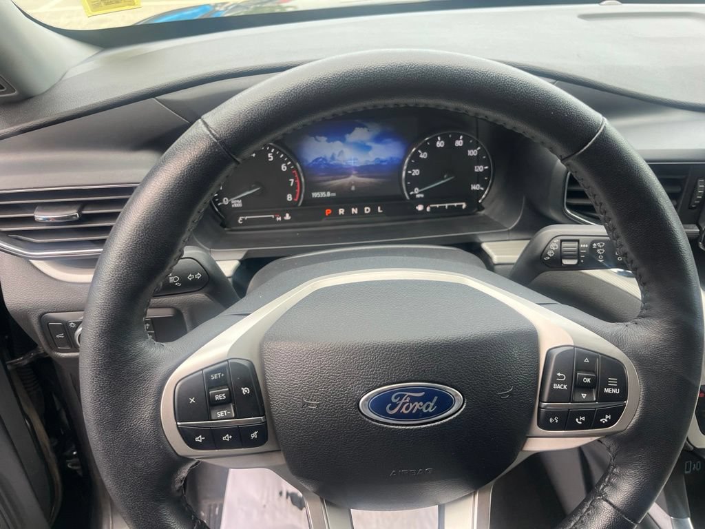 Certified 2024 Ford Explorer XLT w/ Equipment Group 202A AWD/4WD image 5