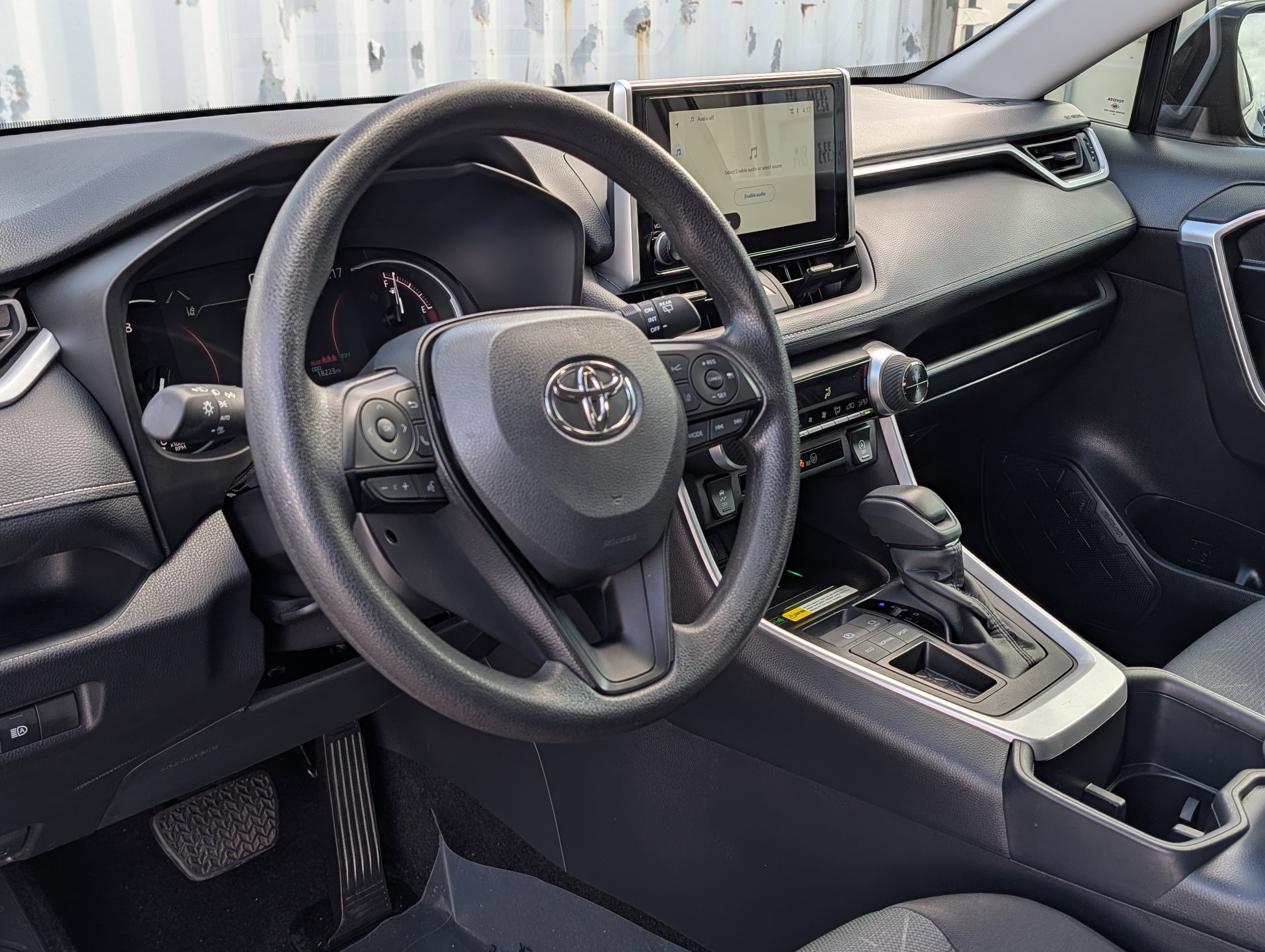 Used 2025 Toyota RAV4 XLE image 21