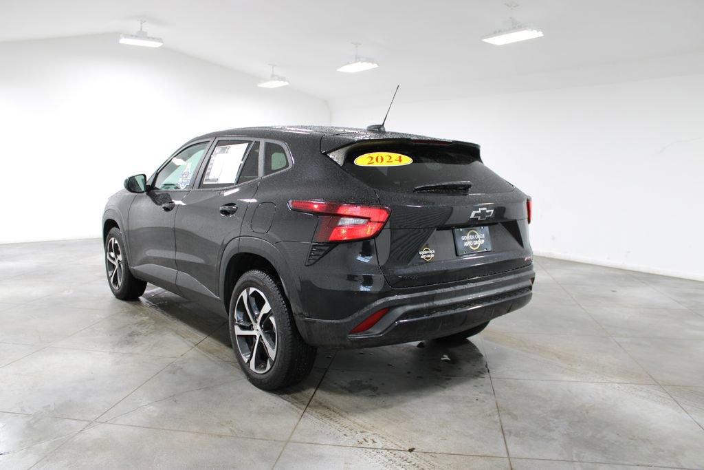 Used 2024 Chevrolet Trax RS w/ Driver Confidence Package FWD video 3