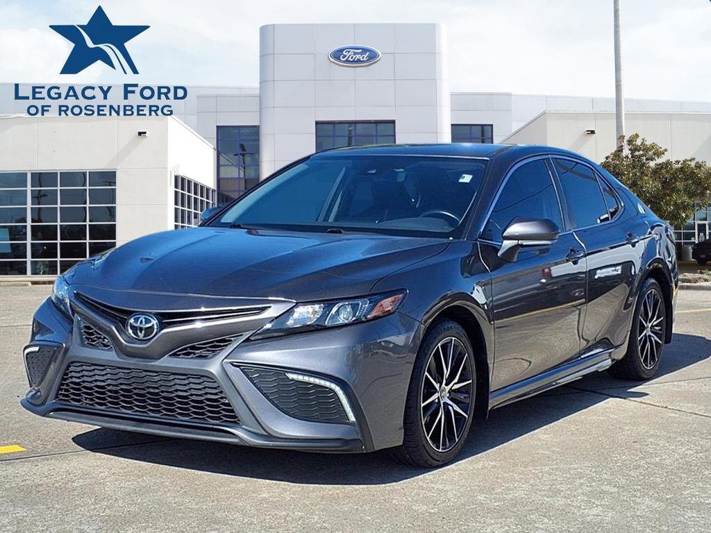 Used 2023 Toyota Camry SE image 1