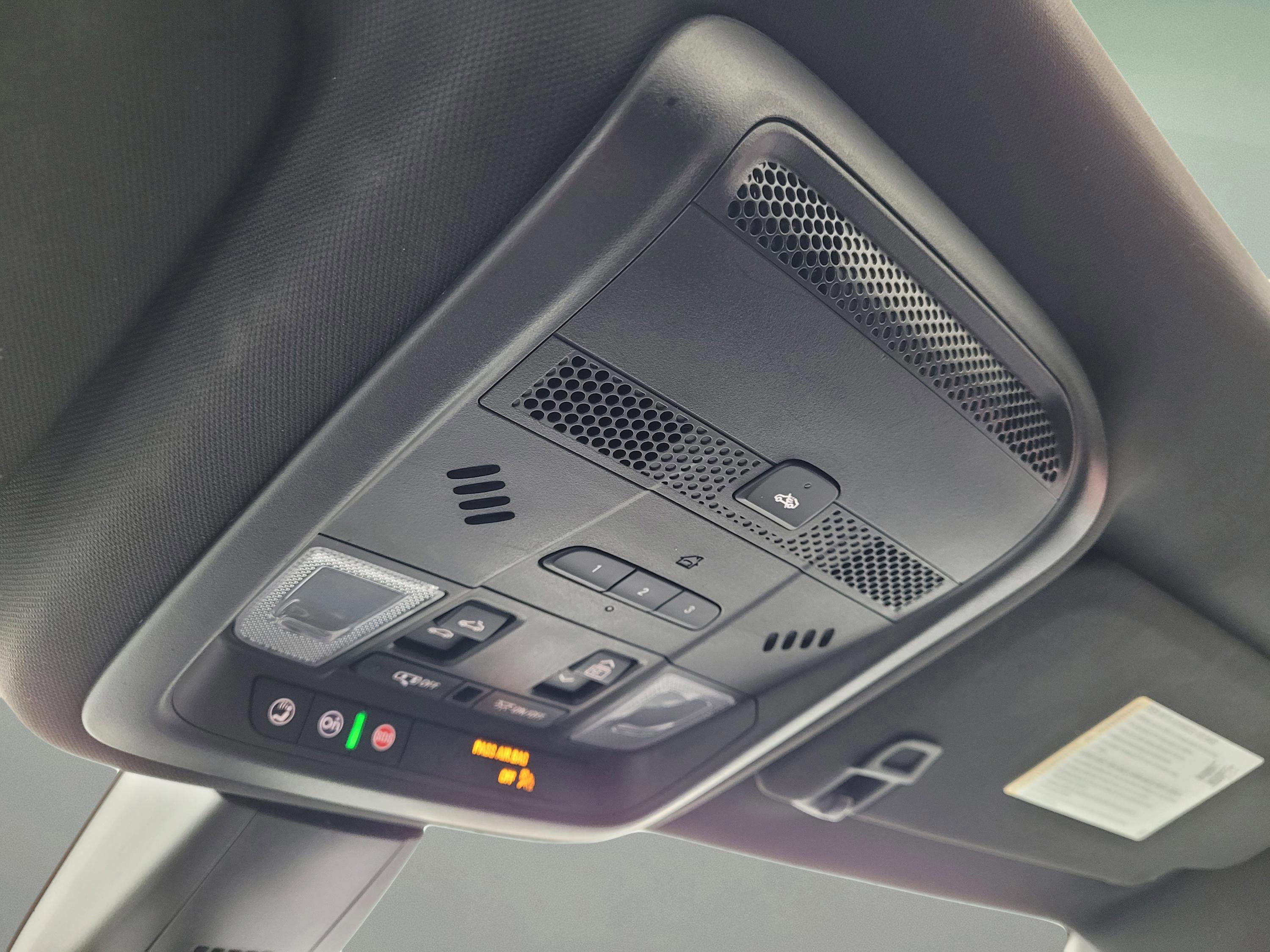 Used 2020 Cadillac XT6 Sport image 25