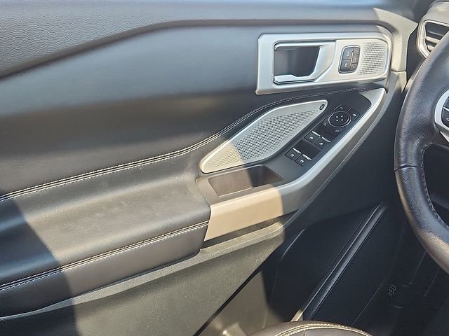 Certified 2023 Ford Explorer Limited w/ Limited Technology Package AWD/4WD image 11
