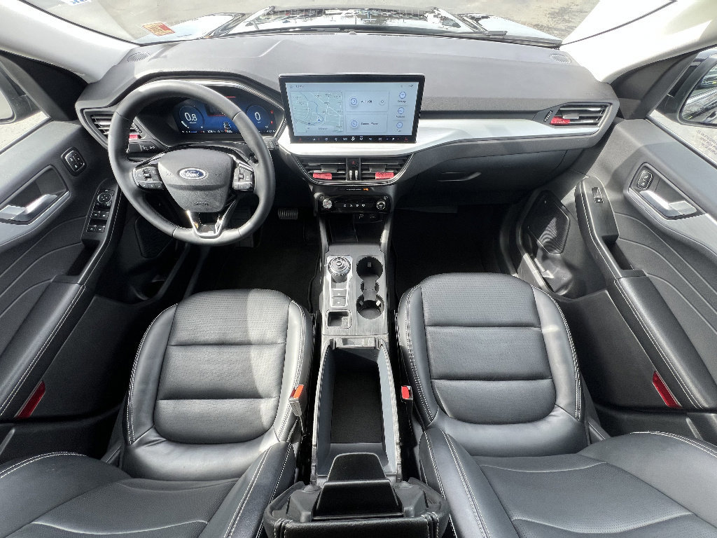 Certified 2025 Ford Escape Platinum AWD/4WD image 26