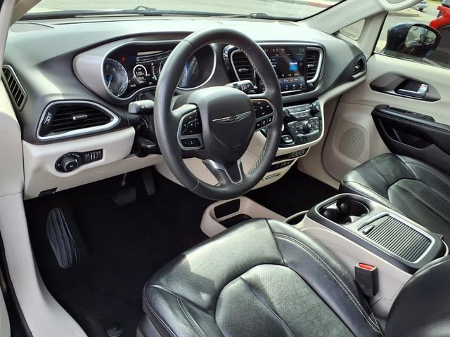 Used 2022 Chrysler Pacifica Touring-L FWD image 26