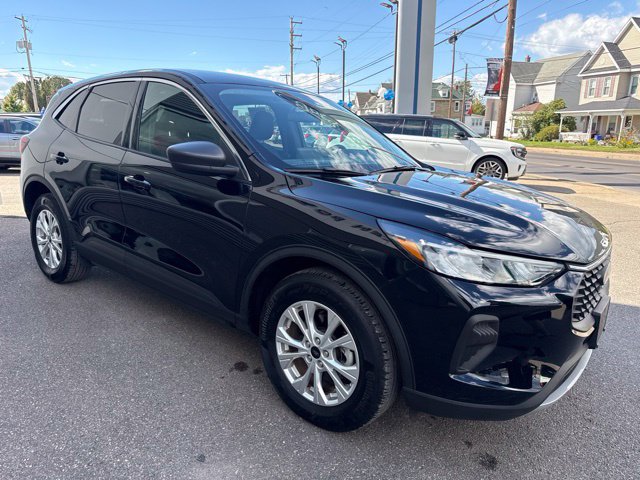 Certified 2023 Ford Escape Active w/ Tech Pack #1 AWD/4WD image 4