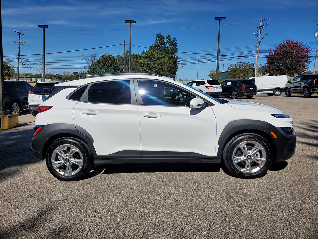 Used 2023 Hyundai Kona SEL FWD image 4