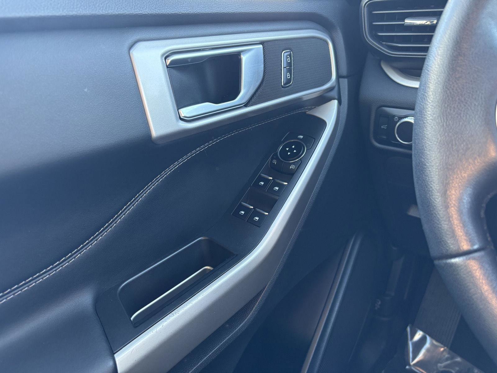 Certified 2023 Ford Explorer XLT w/ Class IV Trailer Tow Package image 13