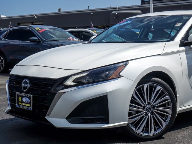 Used 2024 Nissan Altima 2.5 SL AWD/4WD image 3