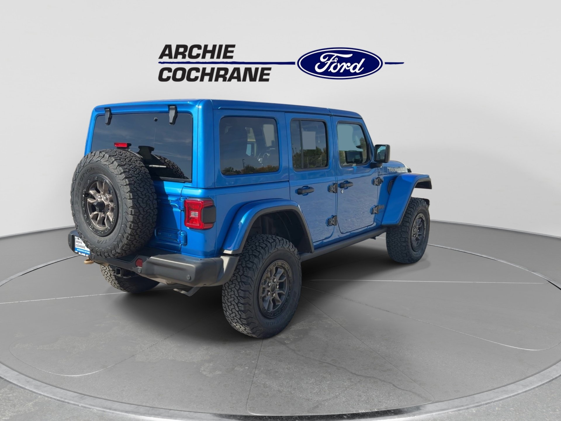 Used 2023 Jeep Wrangler Unlimited Rubicon 392 w/ Trailer Tow Package AWD/4WD image 8