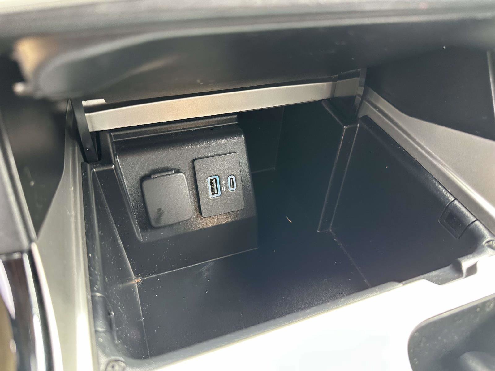 Certified 2022 Ford Explorer ST w/ ST Street Pack image 23