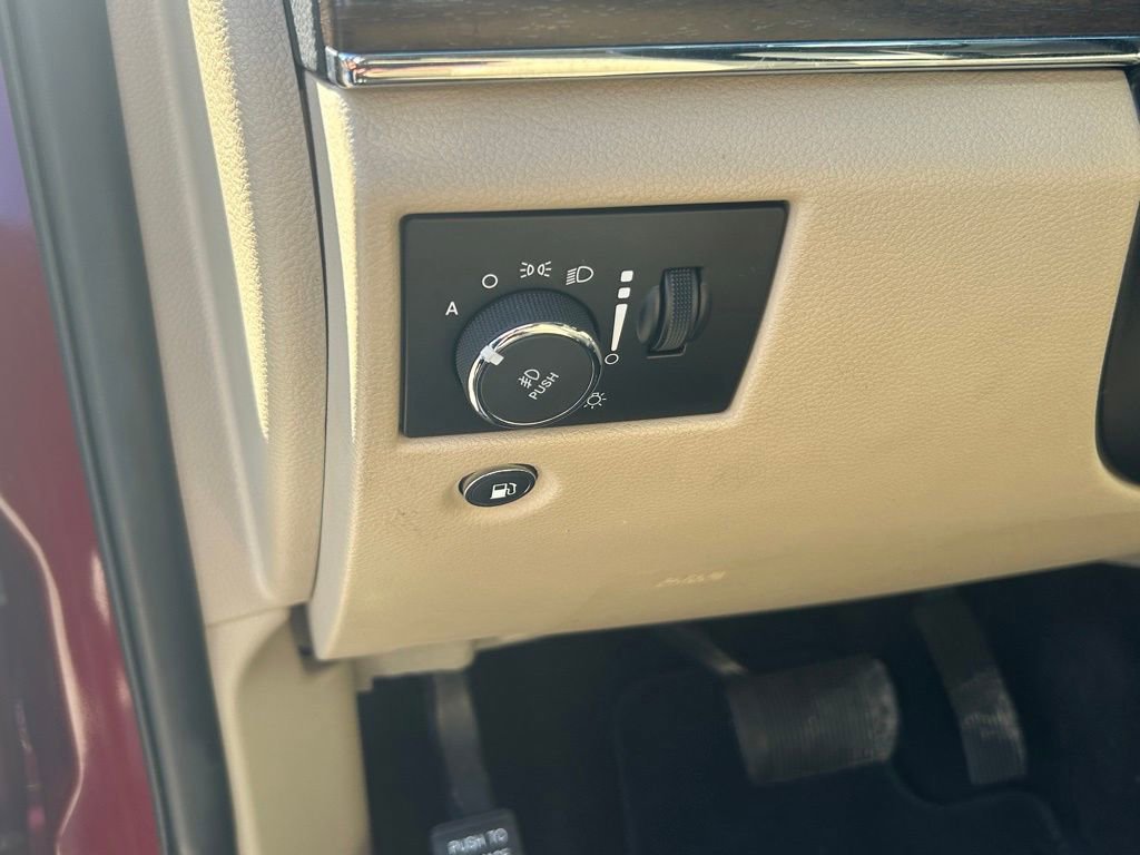 Used 2017 Jeep Grand Cherokee Limited image 34