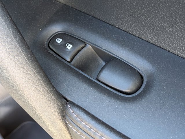 Used 2020 Nissan Rogue S w/ Special Edition Package FWD image 35