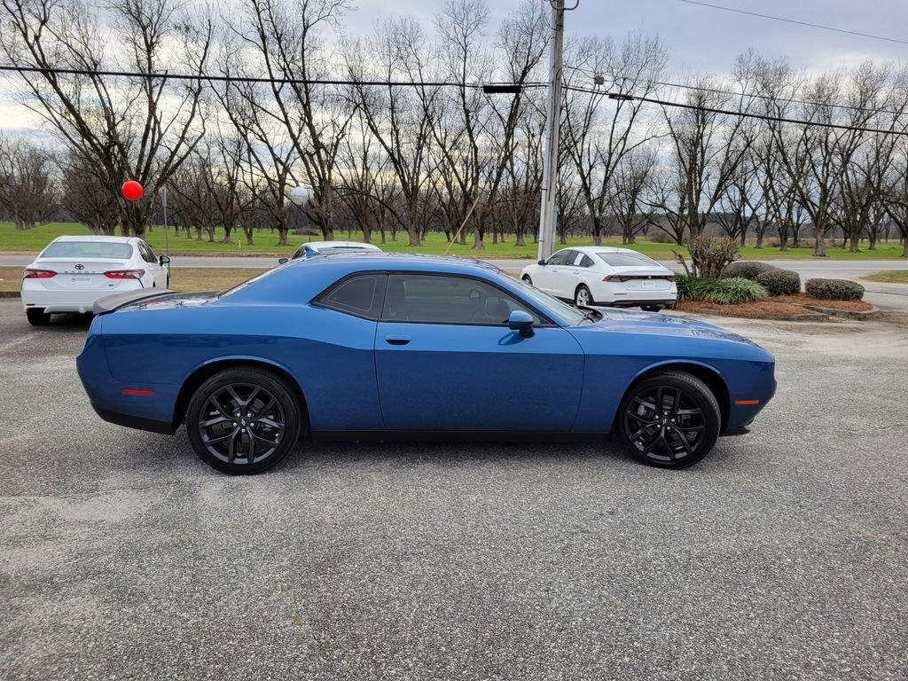 Used 2022 Dodge Challenger SXT w/ Plus Package image 6