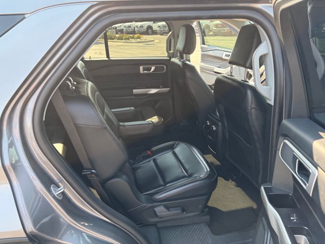 Certified 2021 Ford Explorer XLT w/ Equipment Group 202A AWD/4WD image 18