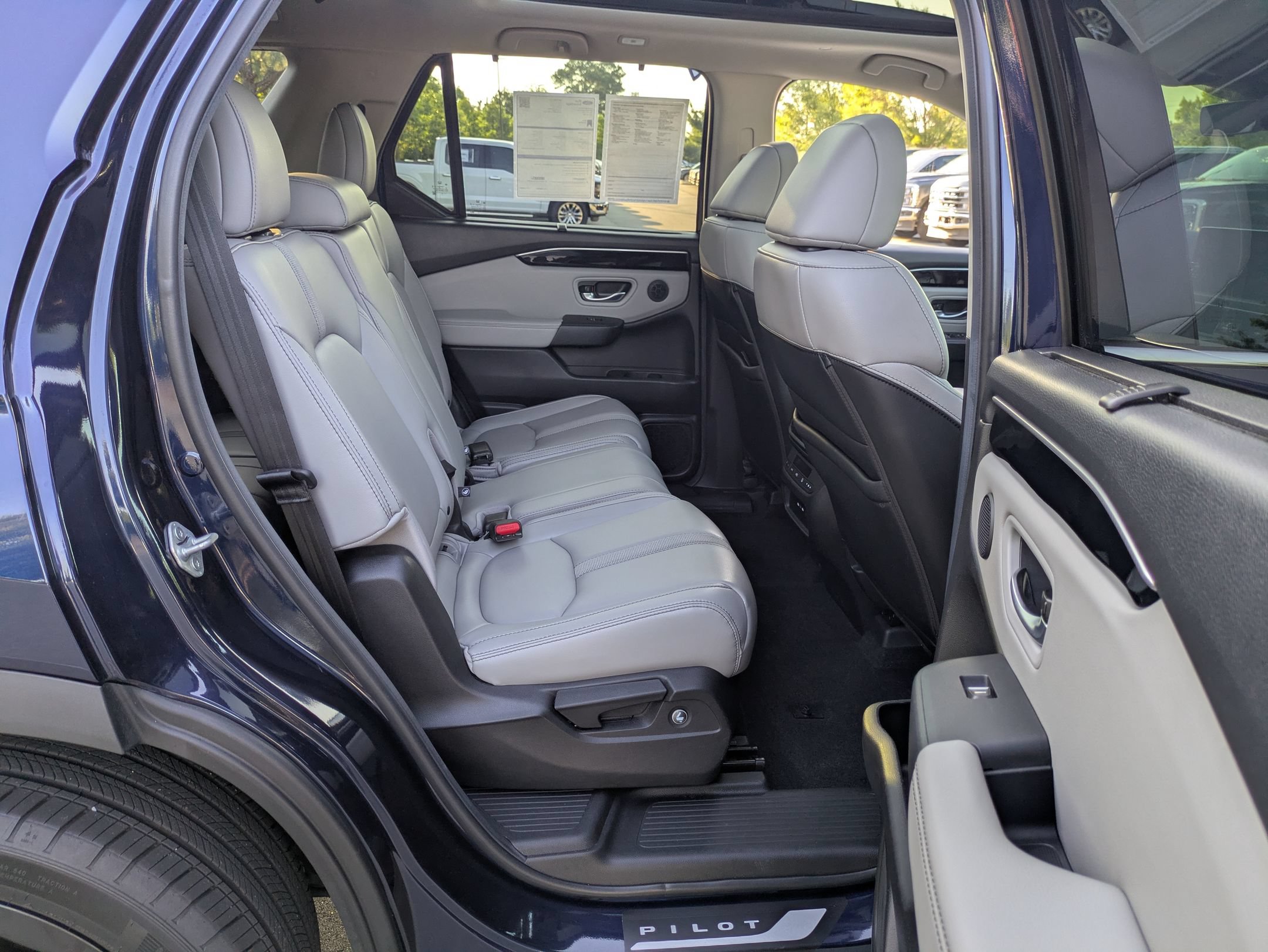 Used 2025 Honda Pilot Touring image 36