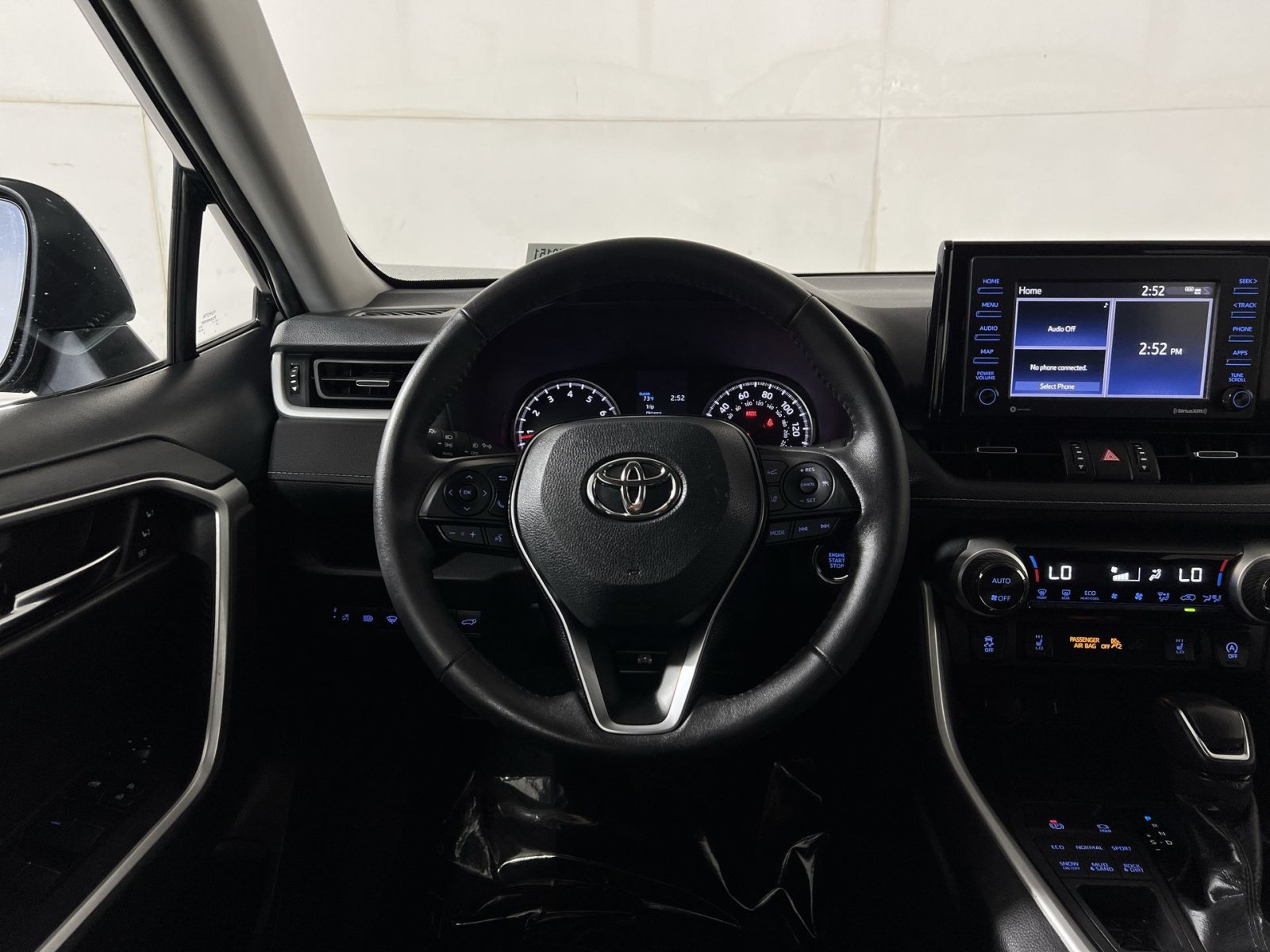 Used 2021 Toyota RAV4 XLE Premium AWD/4WD image 16