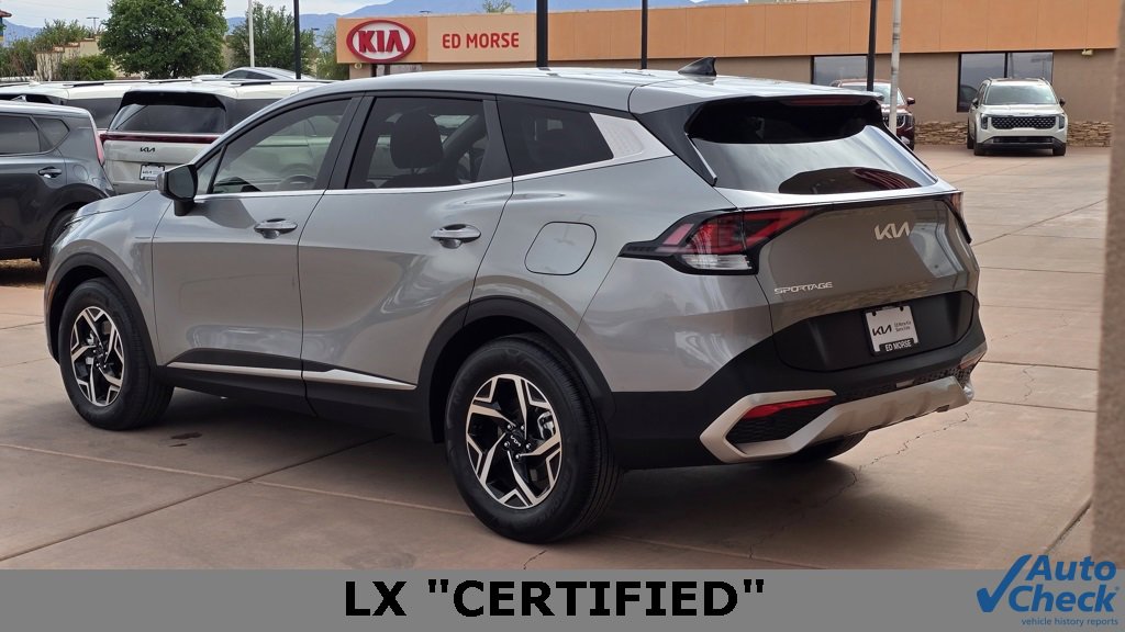 Used 2025 Kia Sportage LX image 6