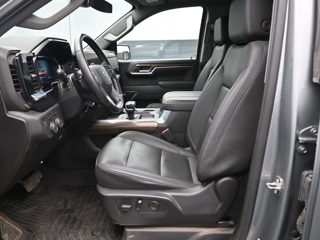 Used 2023 Chevrolet Silverado 1500 RST w/ Convenience Package II image 25