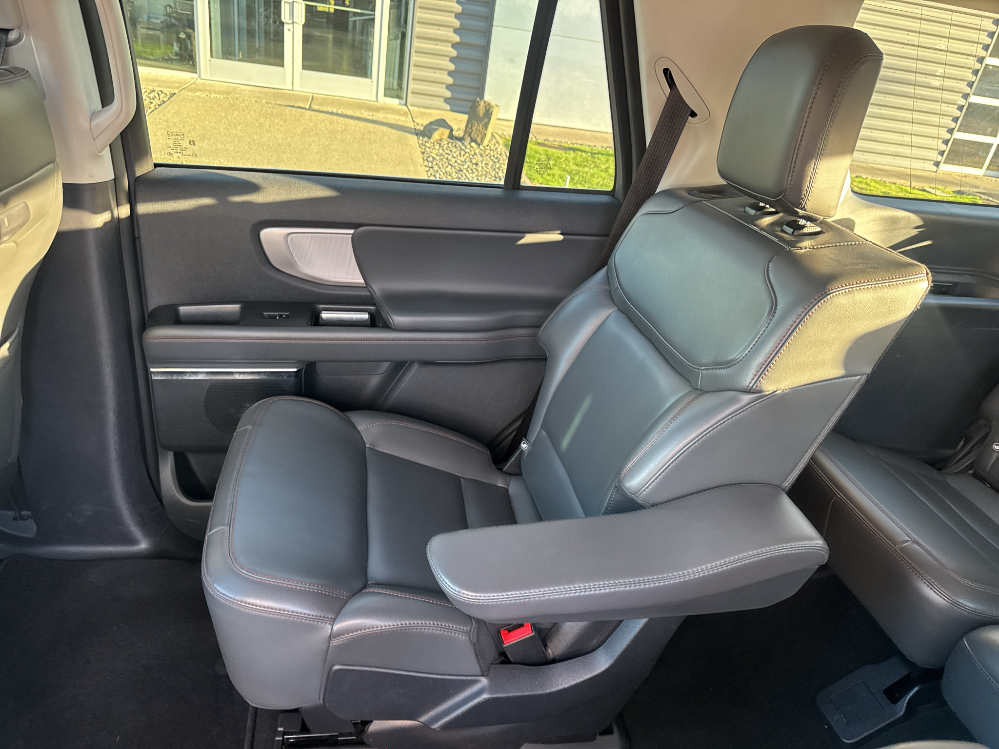 Certified 2025 Ford Expedition Active AWD/4WD image 12