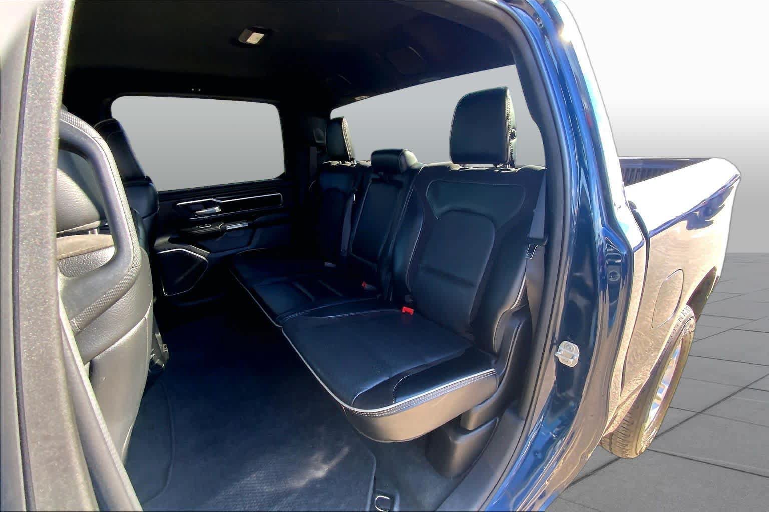 Used 2024 RAM 1500 Laramie AWD/4WD image 21
