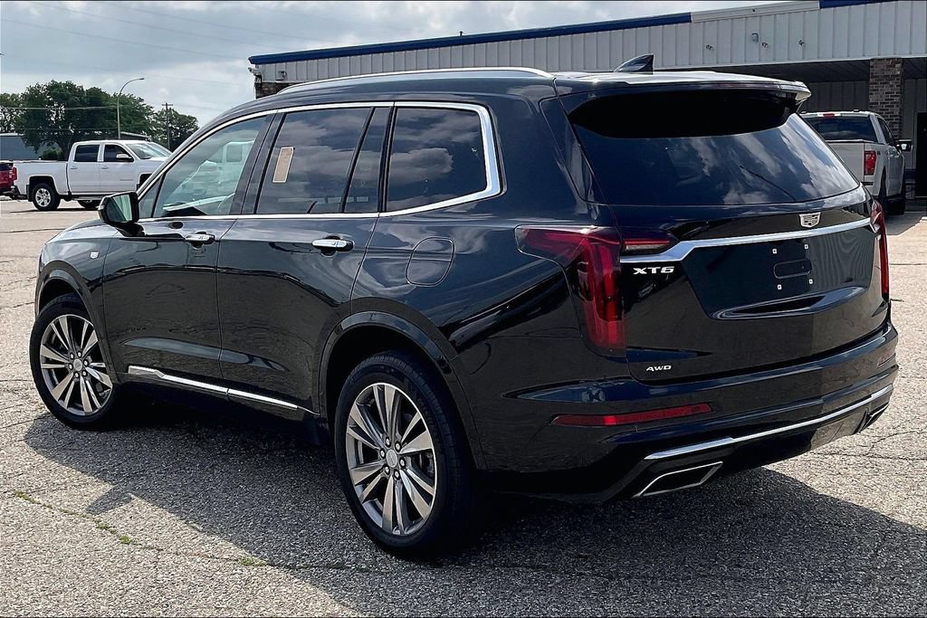 Used 2024 Cadillac XT6 Premium Luxury AWD/4WD image 3