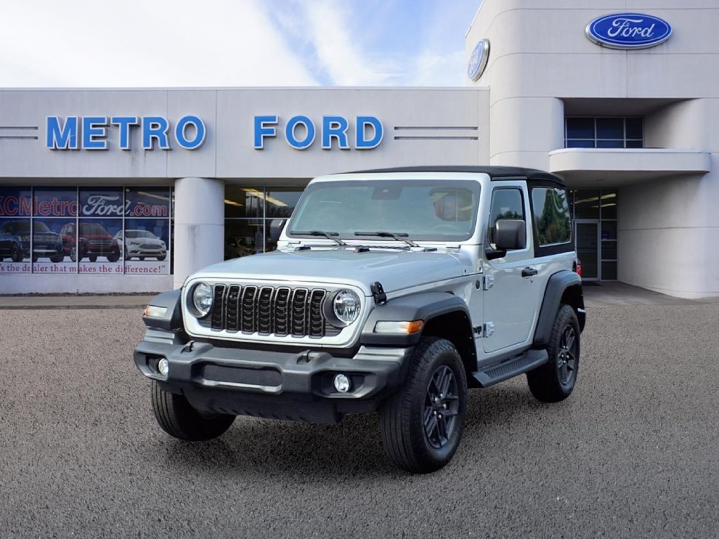 Used 2024 Jeep Wrangler Sport AWD/4WD image 7