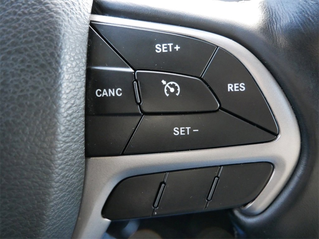 Used 2021 Jeep Grand Cherokee Laredo X image 18